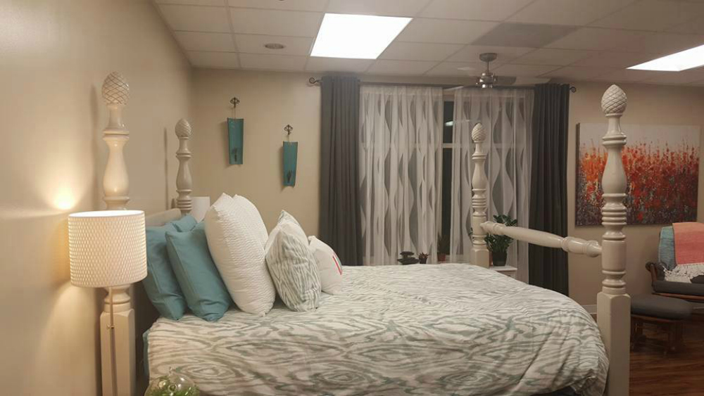give birth in this room at Atlanta BIrth Center